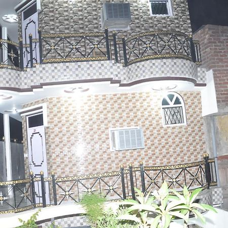 Hotel Pari ジャランダール エクステリア 写真