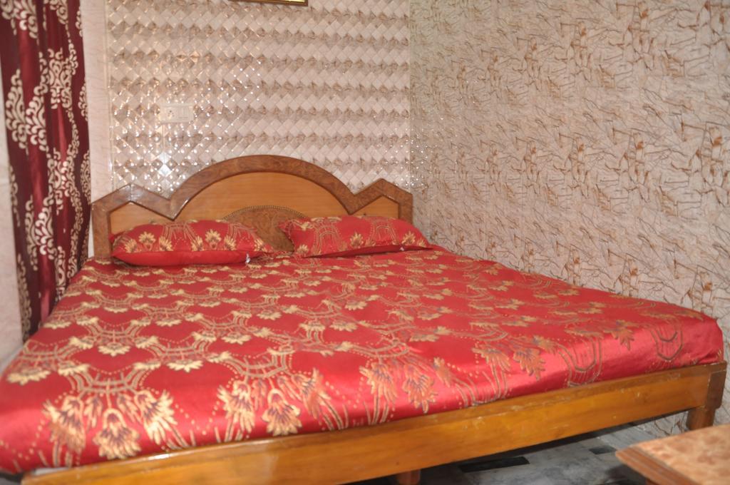 Hotel Pari ジャランダール エクステリア 写真