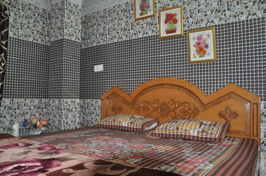 Hotel Pari ジャランダール エクステリア 写真